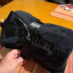 Miche Black Fleece Blanket with Satin Bow